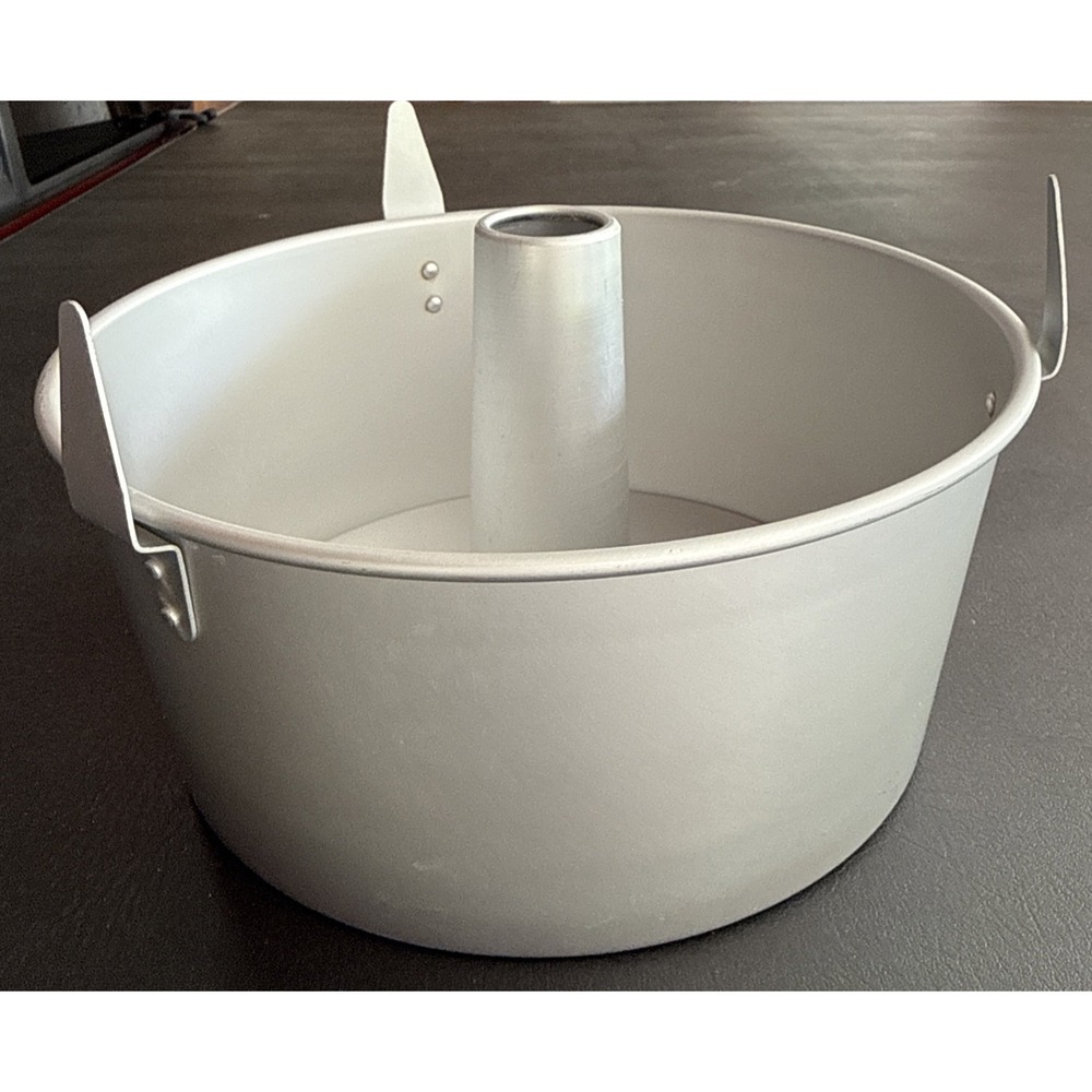 Nordic Ware Classic Angel Food Cake Pan